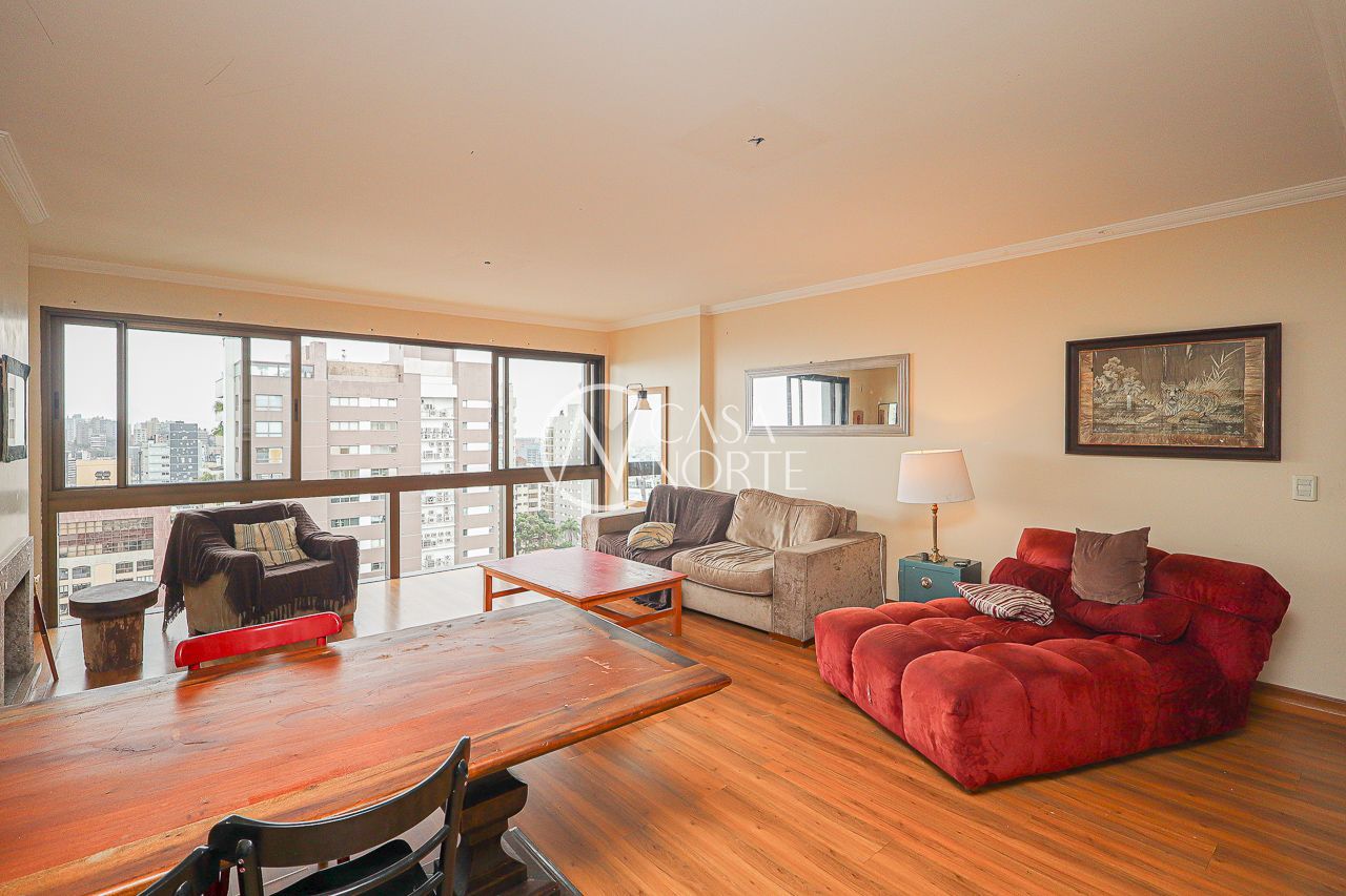 Apartamento à venda com 3 quartos, 122m², 1 suíte, 3 vagas, Rua João Caetano no bairro Petrópolis em Porto Alegre
