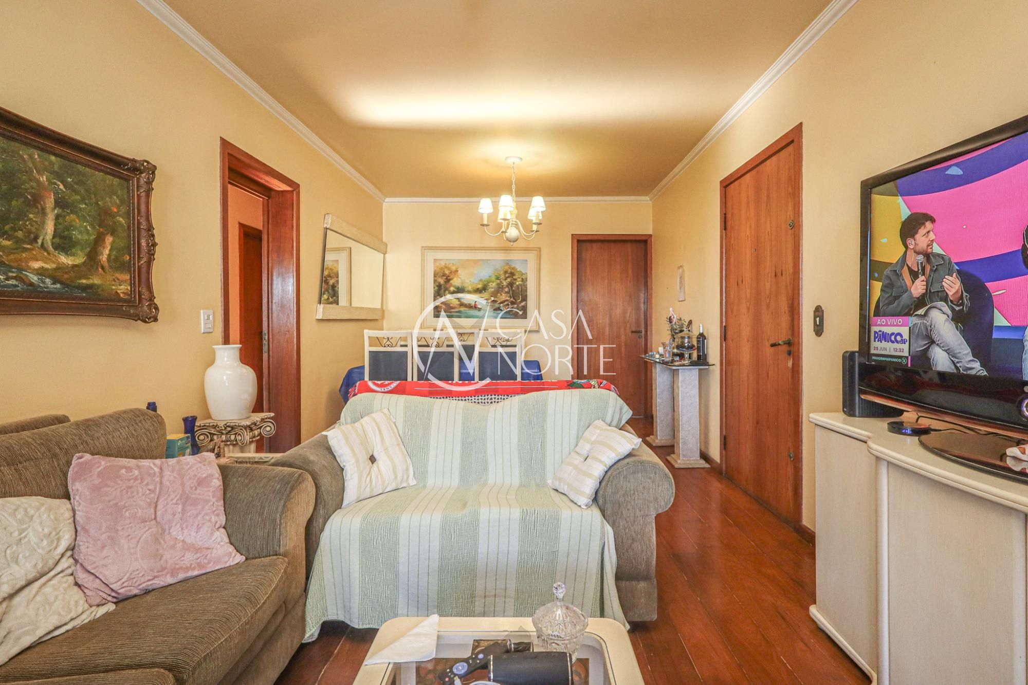 Apartamento à venda com 3 quartos, 106m², 1 suíte, 1 vaga, Rua General Pedro Bittencourt no bairro Passo da Areia em Porto Alegre