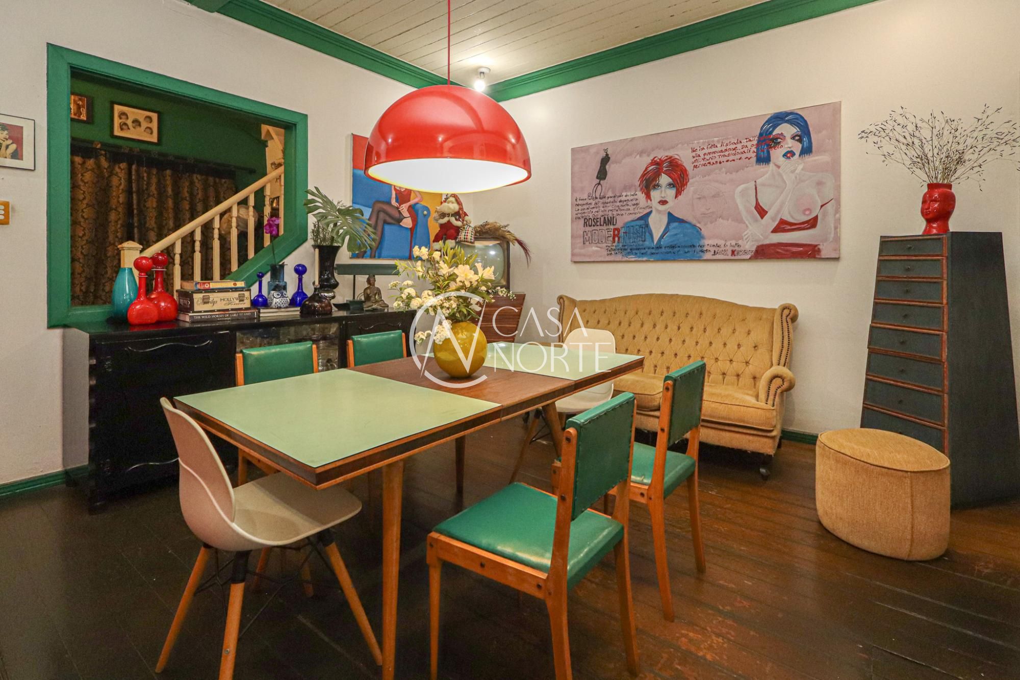 Casa à venda com 3 quartos, 221m², 1 suíte, Rua Coronel Bordini no bairro Auxiliadora em Porto Alegre