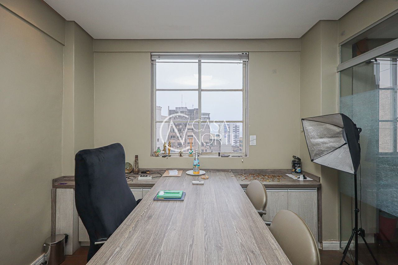 Sala Comercial à venda com 1 quarto, 53m², Rua Vigário José Inácio no bairro Centro Histórico em Porto Alegre