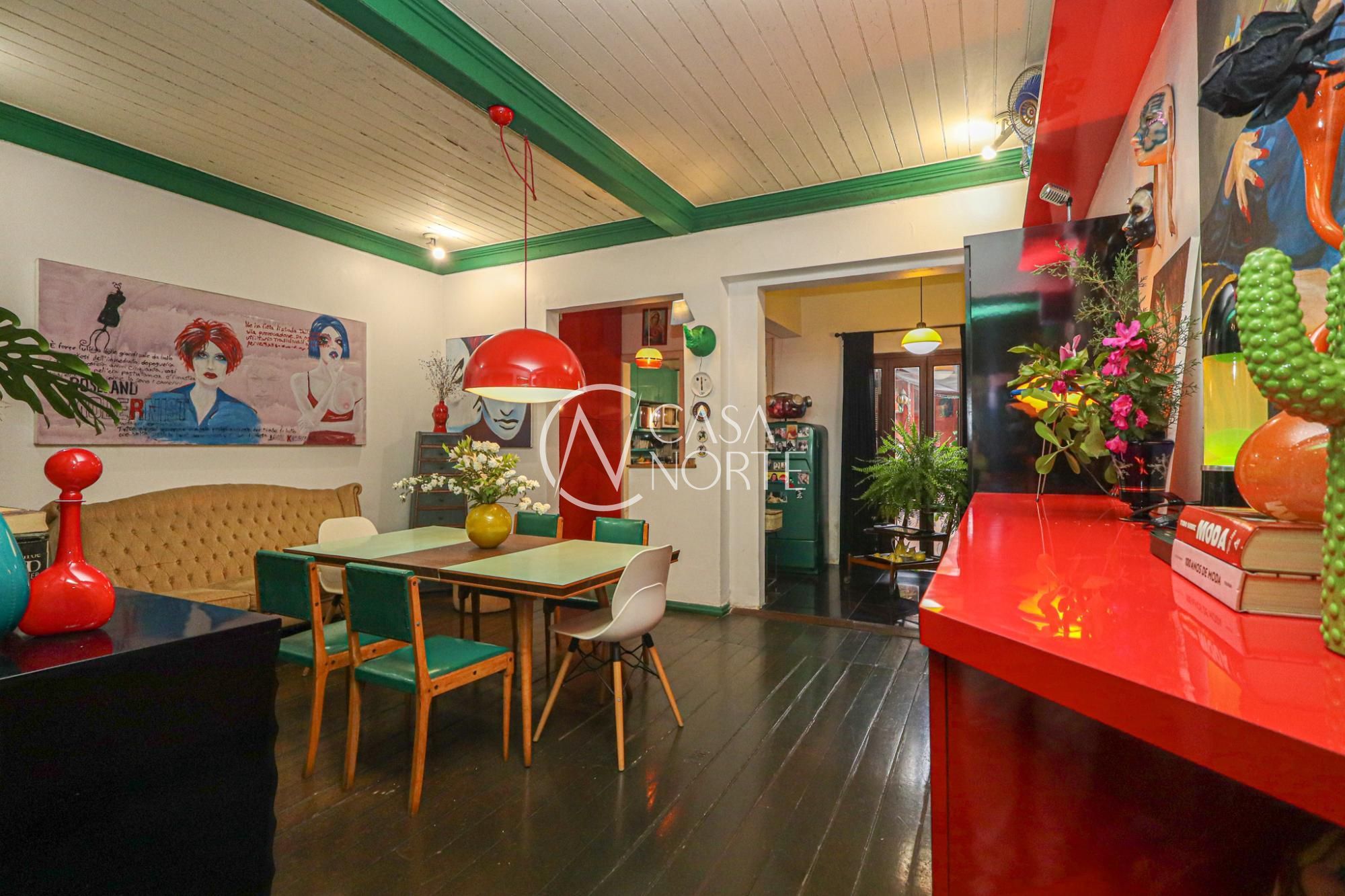 Casa à venda com 3 quartos, 221m², 1 suíte, Rua Coronel Bordini no bairro Auxiliadora em Porto Alegre