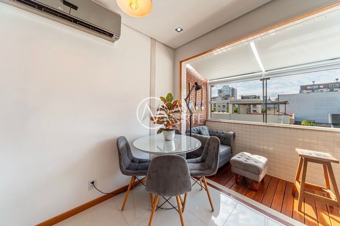 Apartamento à venda com 2 quartos, 70m², 1 suíte, 2 vagas, Rua Domingos Crescêncio no bairro Santana em Porto Alegre