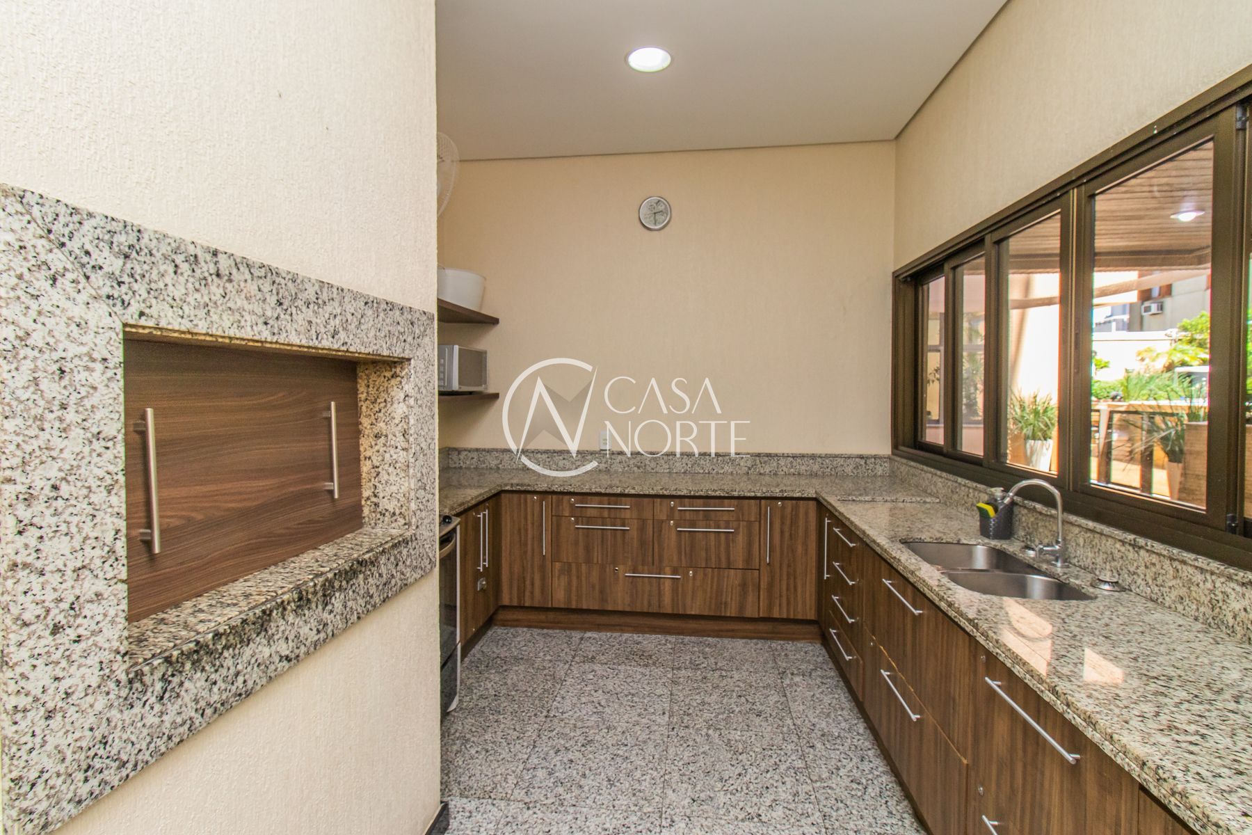 Apartamento à venda com 3 quartos, 122m², 1 suíte, 3 vagas, Rua João Caetano no bairro Petrópolis em Porto Alegre