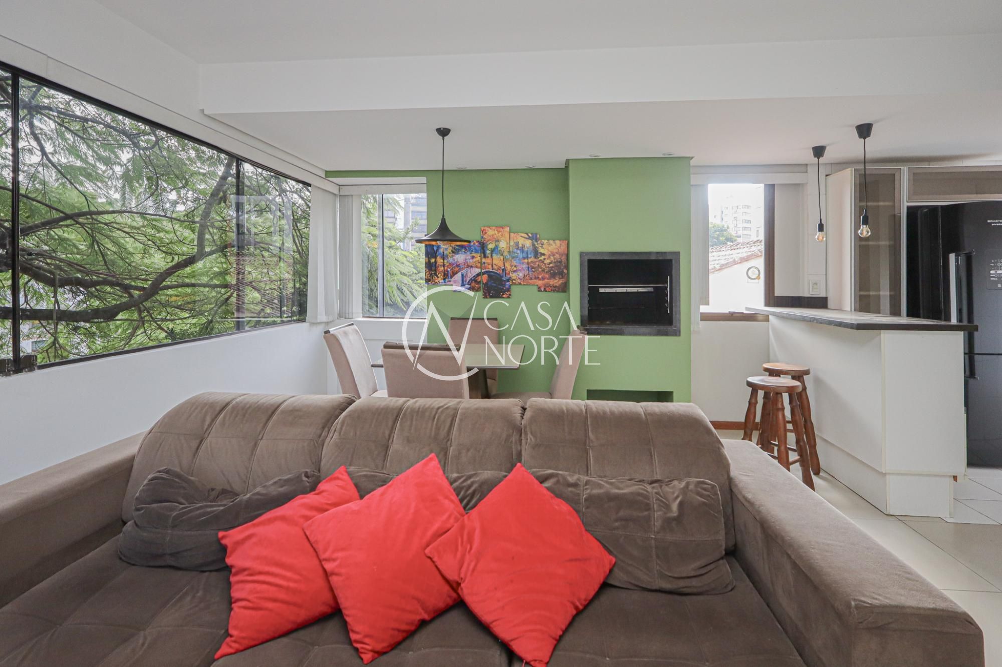 Duplex à venda com 2 quartos, 82m², 2 suítes, 1 vaga, Rua Luiz Cosme no bairro Passo da Areia em Porto Alegre