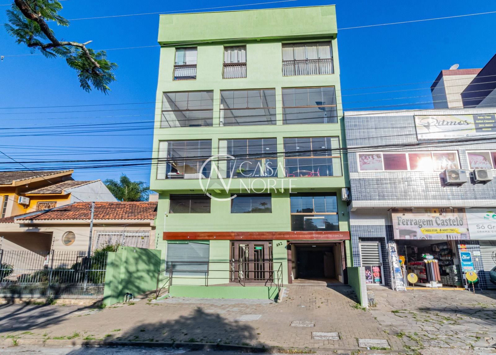 Prédio Comercial à venda , 1044m², 2 vagas, Rua Gomes de Freitas no bairro Jardim Itu em Porto Alegre