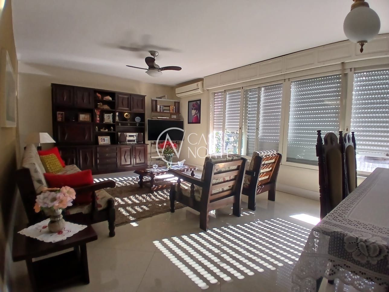 Casa à venda com 3 quartos, 326m², 1 suíte, 3 vagas, Avenida Iguassu no bairro Petrópolis em Porto Alegre