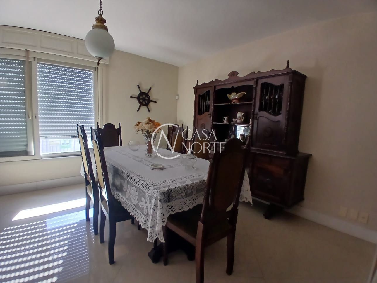 Casa à venda com 3 quartos, 326m², 1 suíte, 3 vagas, Avenida Iguassu no bairro Petrópolis em Porto Alegre