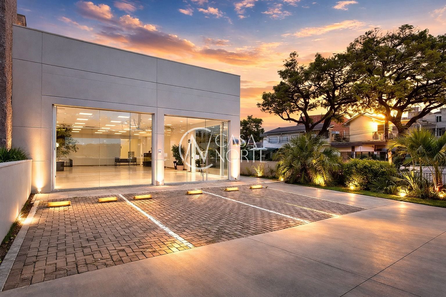 Loja à venda , 178m², 10 vagas, Rua Barão do Amazonas no bairro Jardim Botânico em Porto Alegre