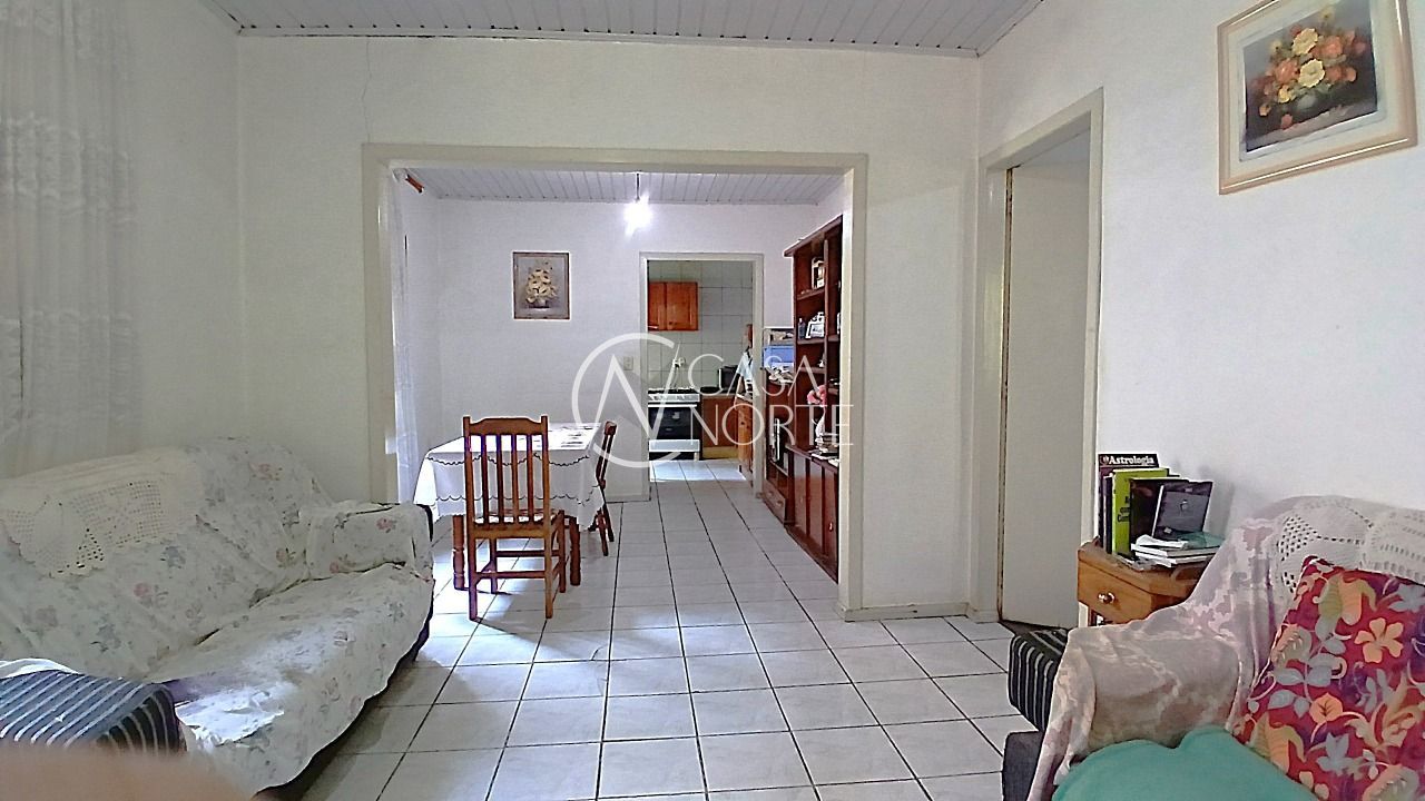 Casa à venda com 2 quartos, 108m², 1 suíte, 4 vagas, Rua Somália no bairro Vila Ipiranga em Porto Alegre