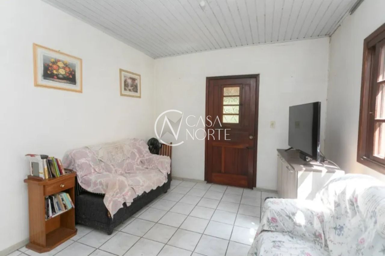 Casa à venda com 2 quartos, 108m², 1 suíte, 4 vagas, Rua Somália no bairro Vila Ipiranga em Porto Alegre