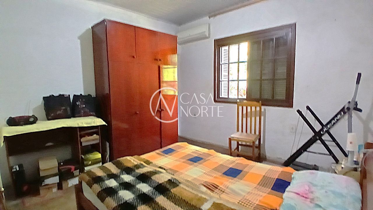 Casa à venda com 2 quartos, 108m², 1 suíte, 4 vagas, Rua Somália no bairro Vila Ipiranga em Porto Alegre
