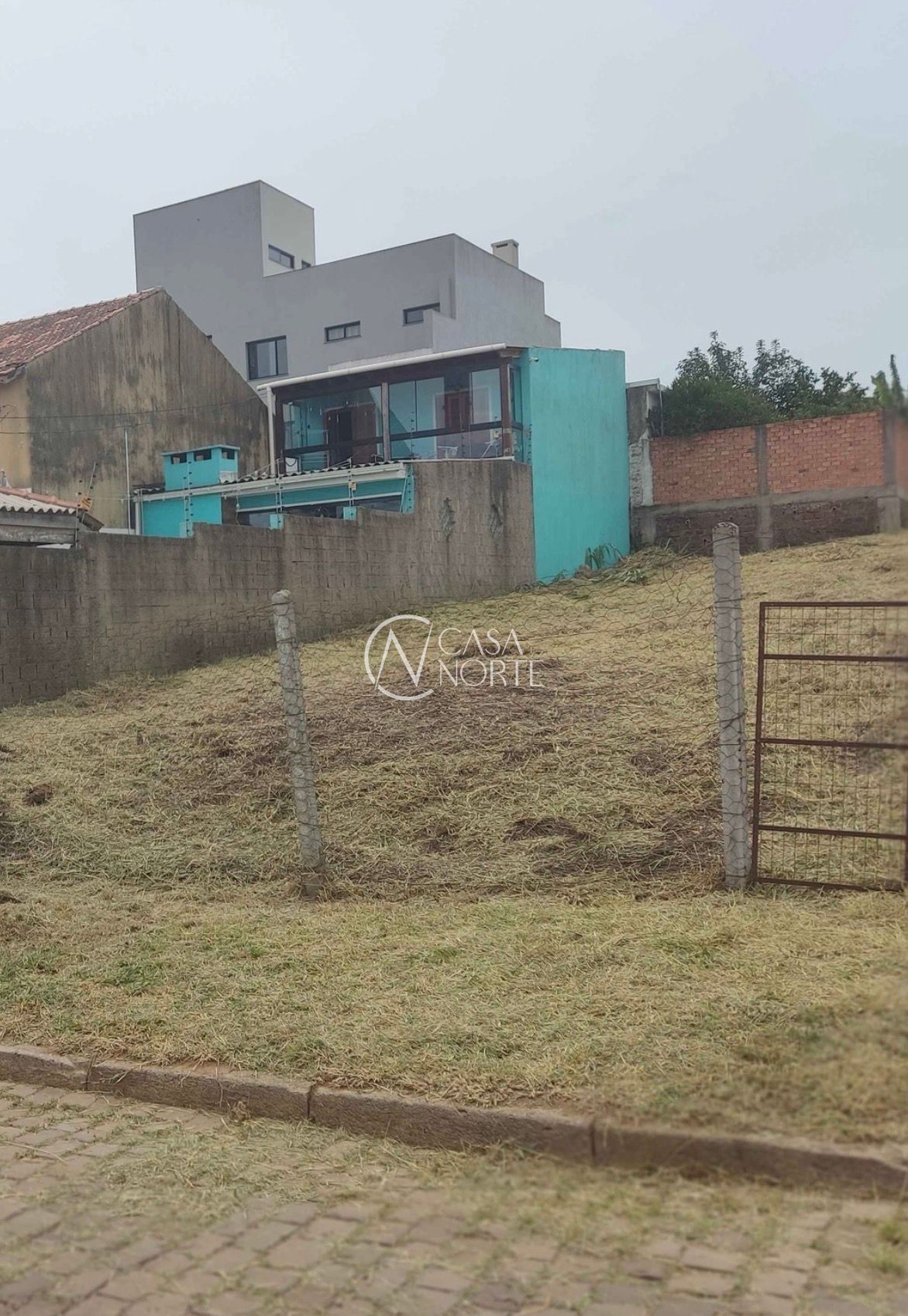 Terreno à venda com 2 quartos com 169m², 1 vaga, Rua José Ernesto Nedel no bairro Jardim Leopoldina em Porto Alegre