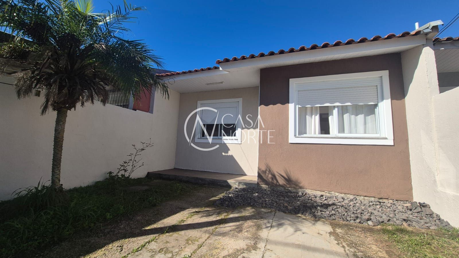 Casa à venda com 2 quartos, 75m², 1 vaga, Rua Carlos Maximiliano Fayet no bairro Hípica em Porto Alegre