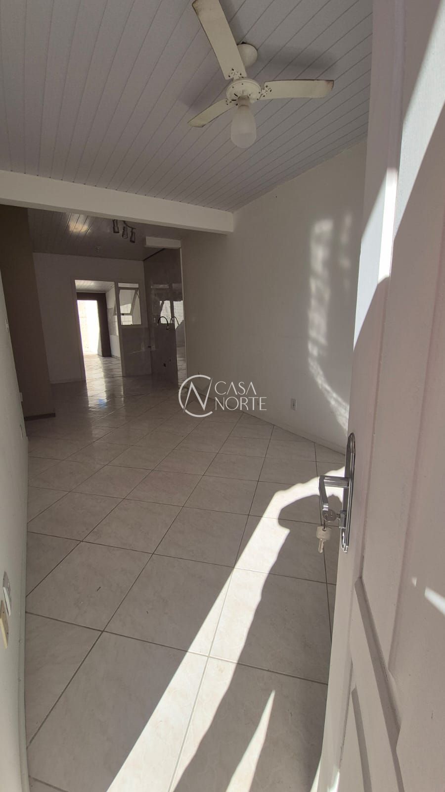 Casa à venda com 2 quartos, 75m², 1 vaga, Rua Carlos Maximiliano Fayet no bairro Hípica em Porto Alegre