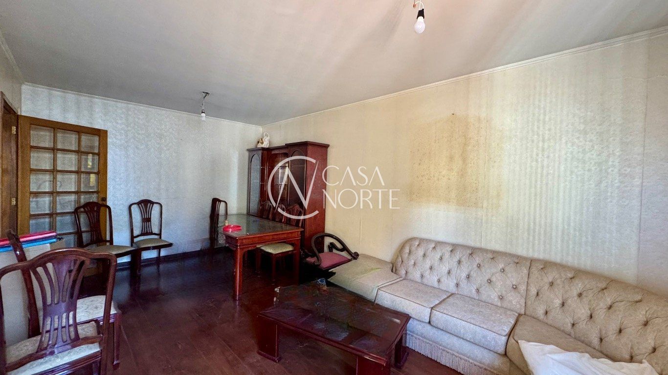 Casa à venda com -4 quarto, 400m², 2 suítes, 4 vagas, Rua Damasco no bairro Azenha em Porto Alegre