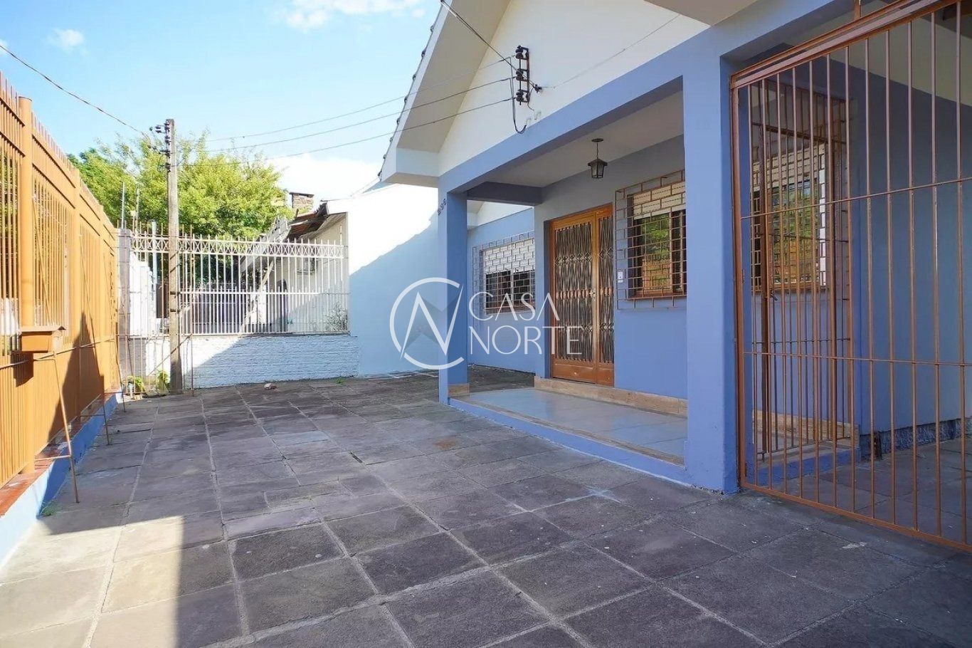 Casa à venda com 3 quartos, 82m², 1 vaga, Rua Doutor Marino Abrahão no bairro Passo das Pedras em Porto Alegre