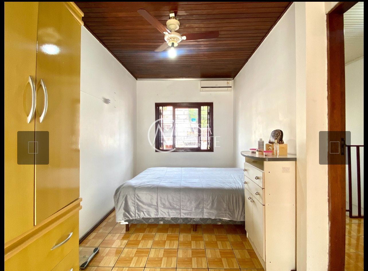 Casa à venda com 3 quartos, 100m², 1 suíte, 3 vagas, Rua Fernando Souto da Silva no bairro Morro Santana em Porto Alegre