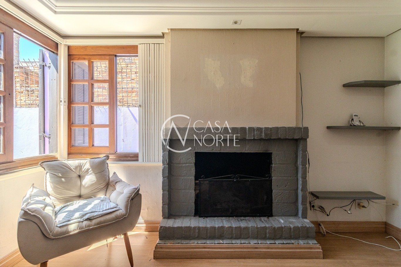 Casa à venda com 3 quartos, 265m², 1 suíte, 2 vagas, Rua Dona Adda Mascarenhas de Moraes no bairro Jardim Itu em Porto Alegre