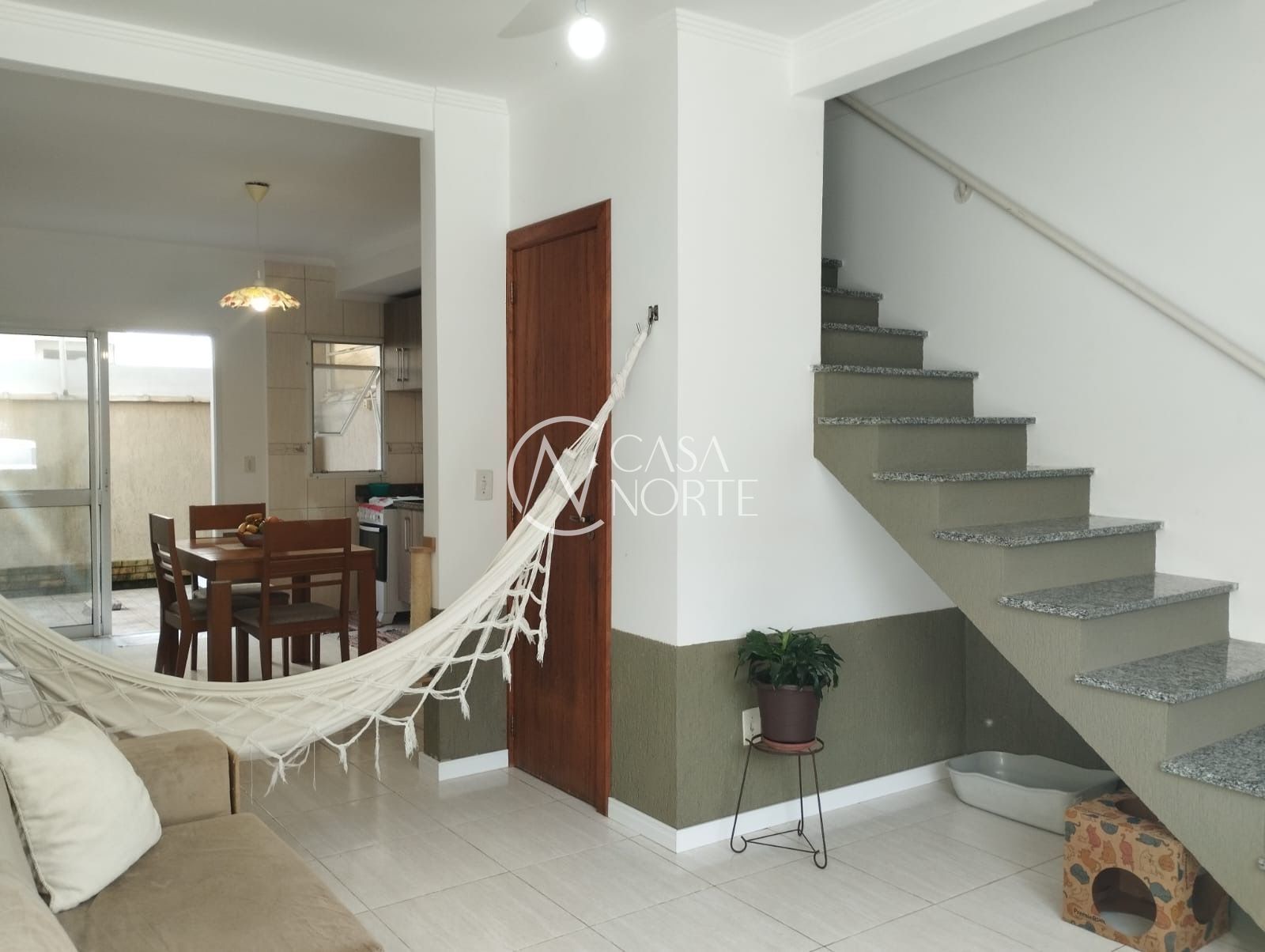 Casa de Condomínio à venda com 2 quartos, 97m², 1 suíte, 1 vaga, Rua Dorival Castilhos Machado no bairro Aberta dos Morros em Porto Alegre