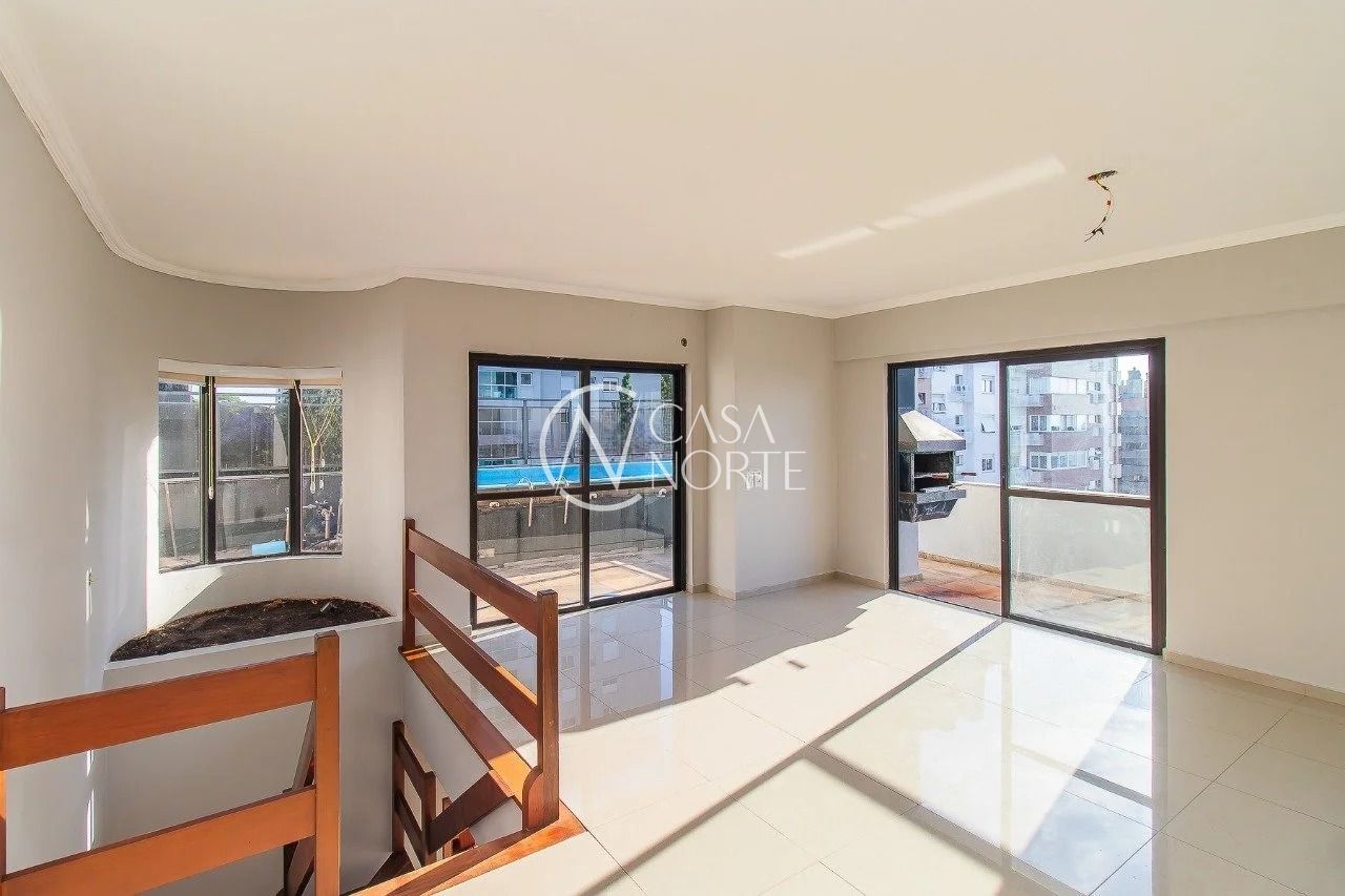 Cobertura à venda com 3 quartos, 222m², 1 suíte, 2 vagas, Rua Pedro Ivo no bairro Mont Serrat em Porto Alegre