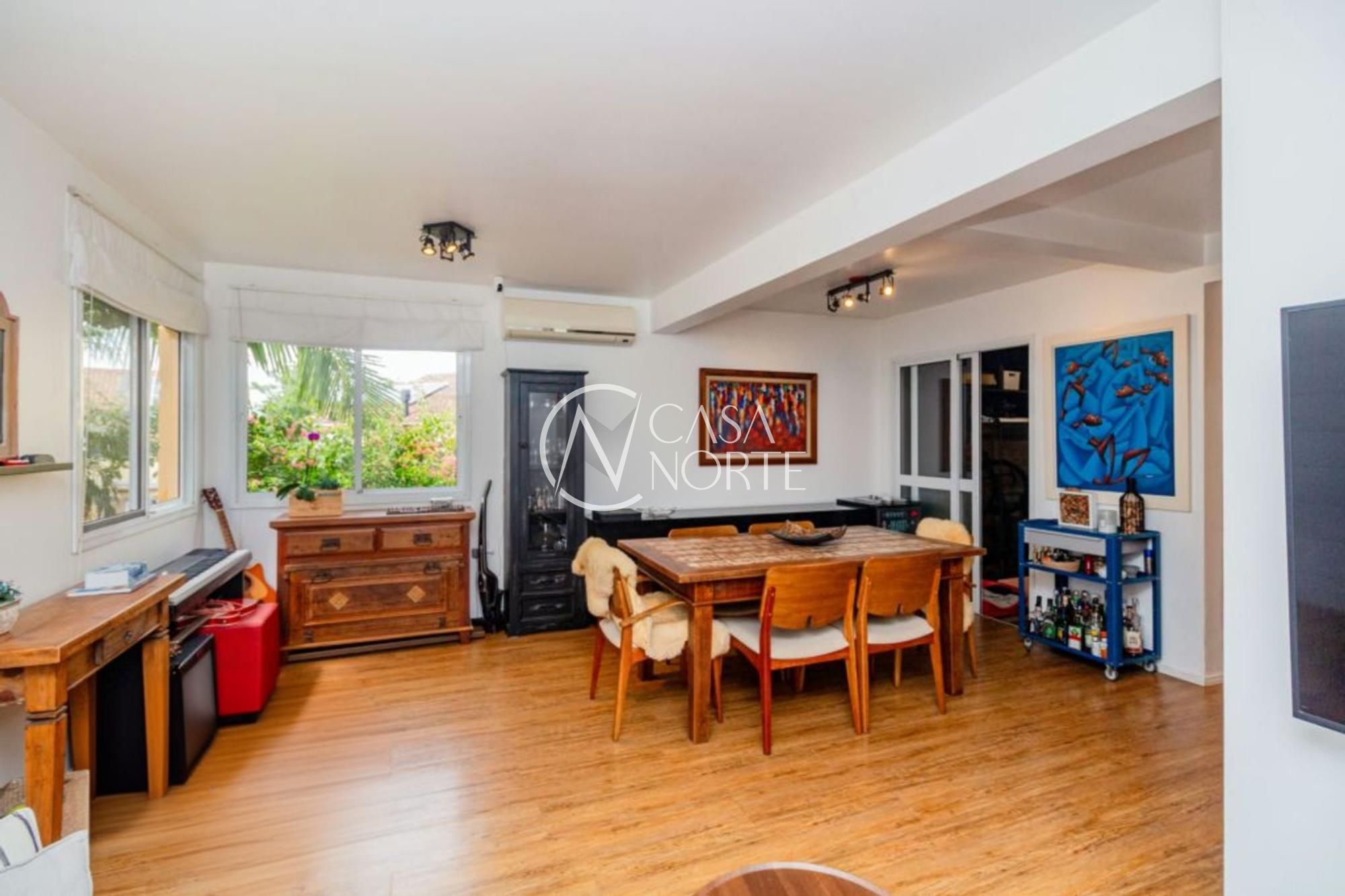 Casa de Condomínio à venda com 3 quartos, 118m², 1 suíte, 2 vagas, Rua Vicenza no bairro Mário Quintana em Porto Alegre