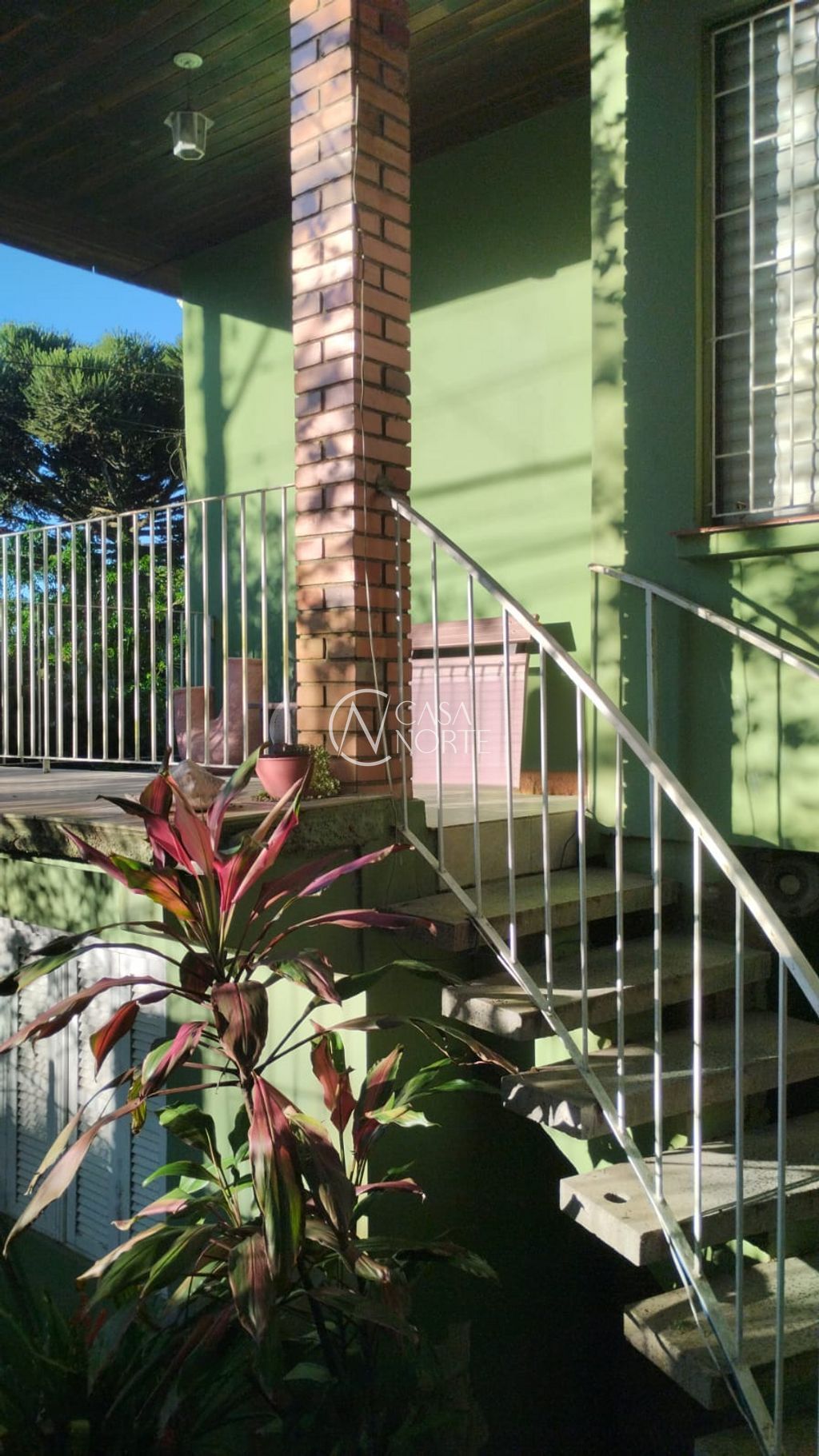 Casa à venda com 6 quartos, 410m², 4 vagas, Rua Professor Emílio Meyer no bairro Vila Conceição em Porto Alegre