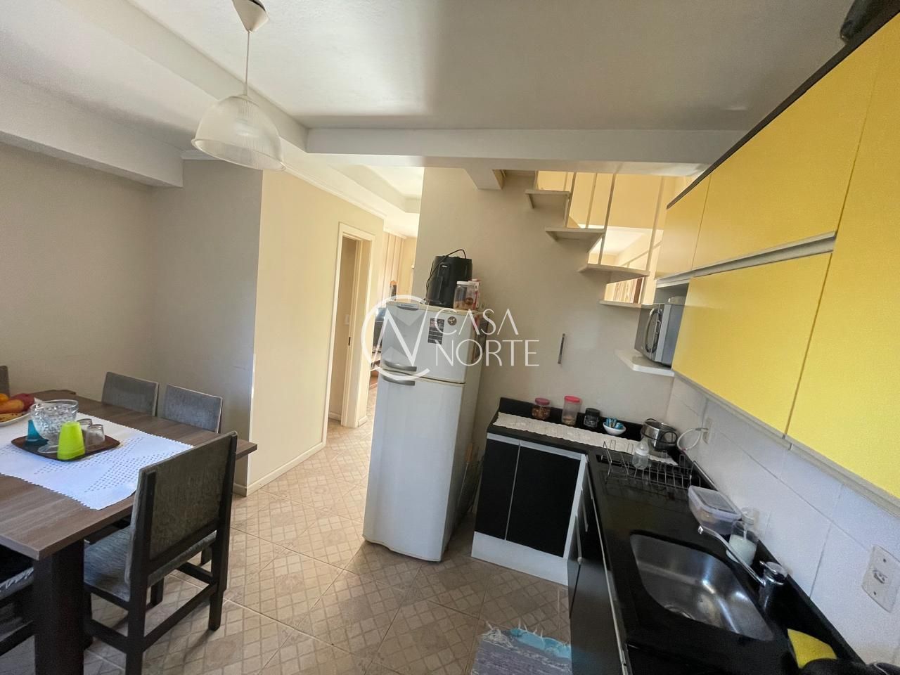 Casa à venda com 3 quartos, 92m², 1 suíte, 2 vagas, Rua Landel de Moura no bairro Tristeza em Porto Alegre