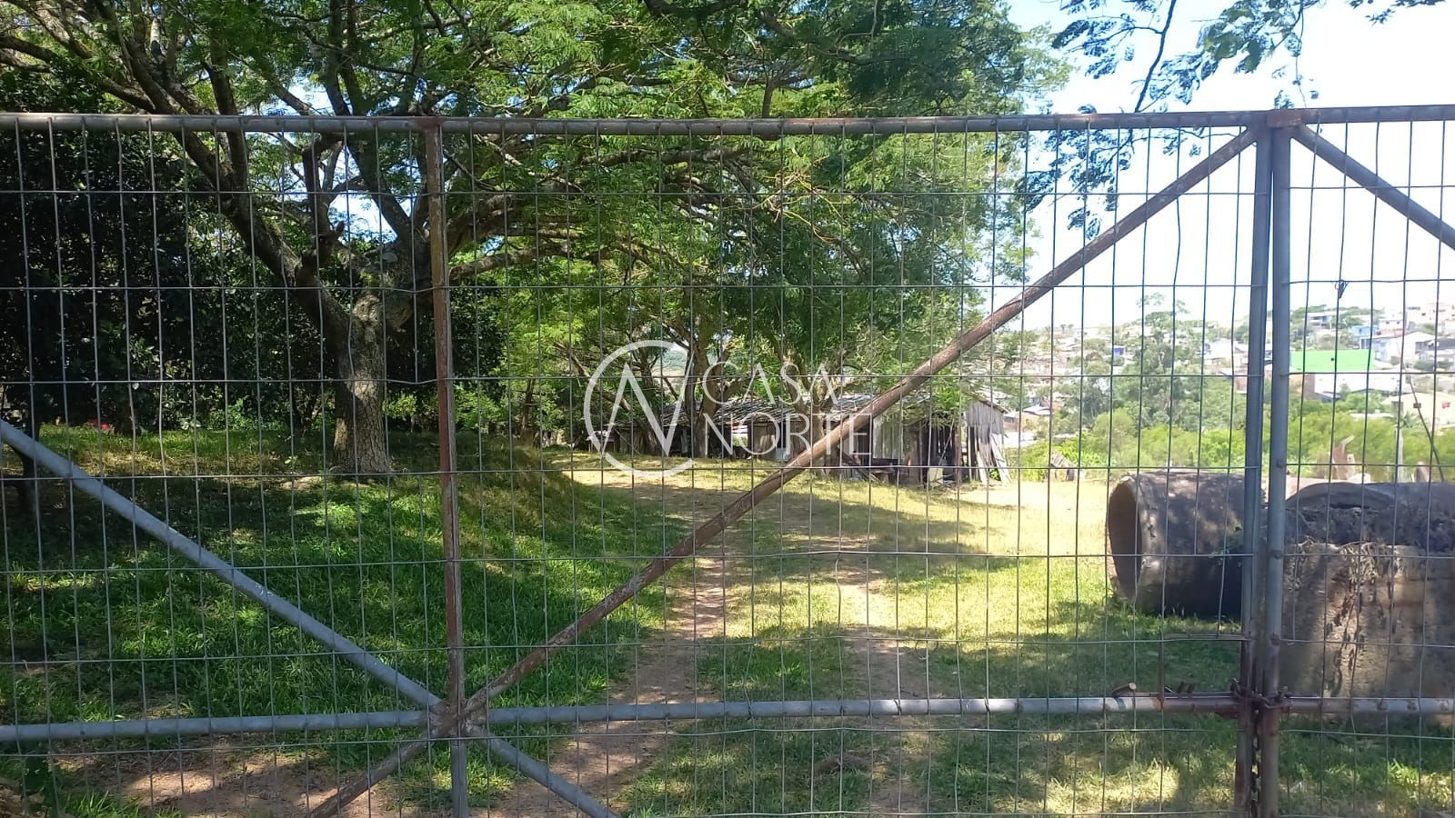 Chácara à venda com 2 quartos, 2000m², 1 suíte, 3 vagas, Avenida Delegado Ely Corrêa Prado no bairro Mário Quintana em Porto Alegre