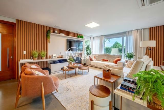 Casa de Condomínio à venda com 3 quartos, 484m², 3 suítes, 3 vagas, Rua Professor Ildefonso Gomes no bairro Vila Conceição em Porto Alegre