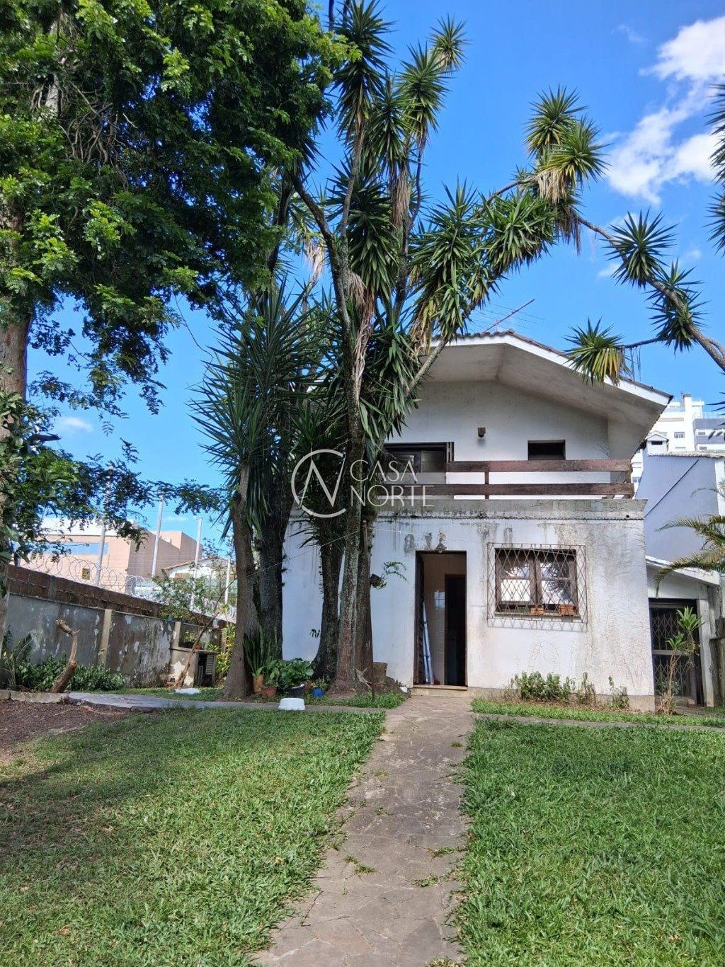 Casa à venda com 4 quartos, 214m², 1 suíte, 2 vagas, Rua Dona Adda Mascarenhas de Moraes no bairro Jardim Itu em Porto Alegre