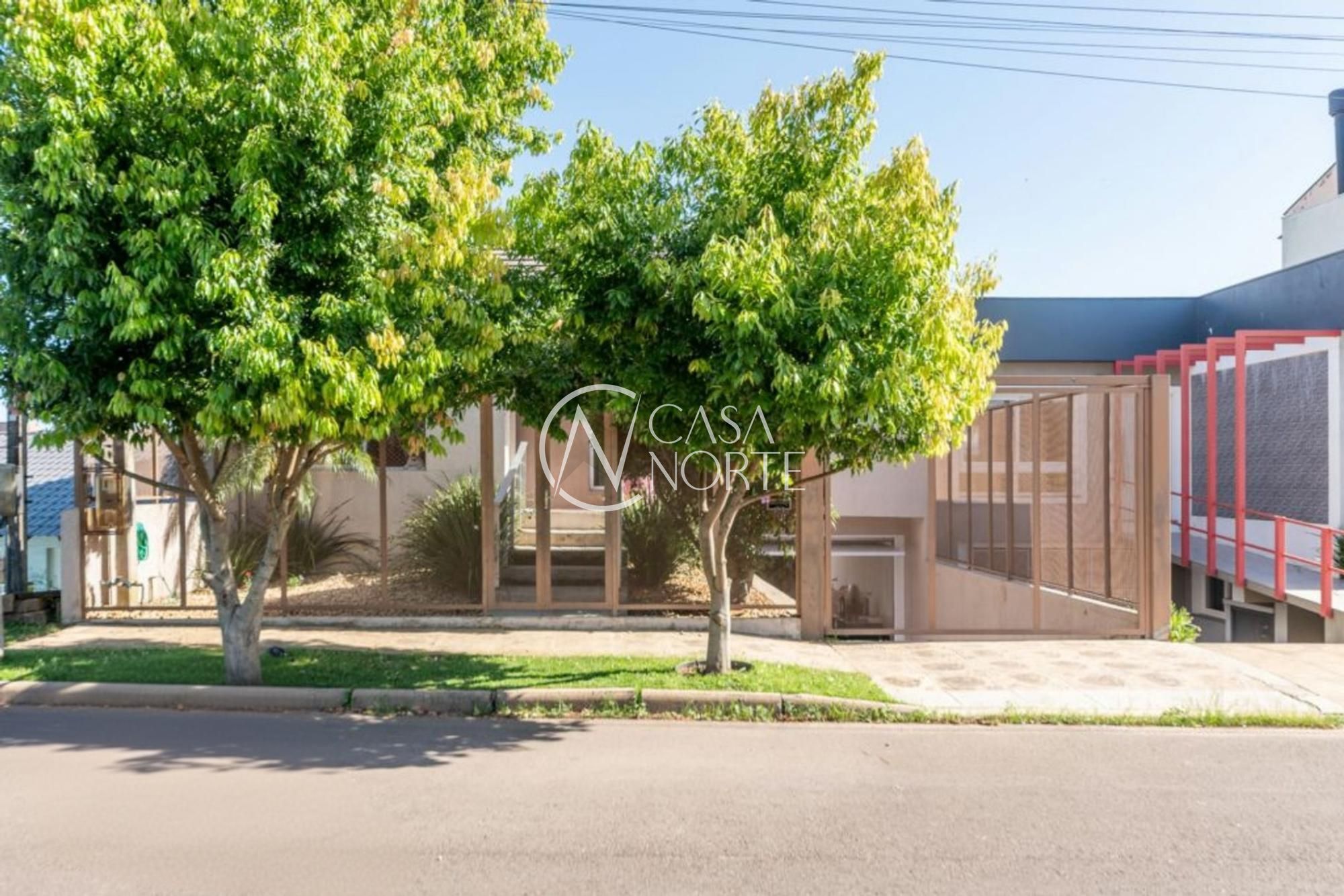 Casa de Condomínio à venda com 3 quartos, 215m², 1 suíte, 2 vagas, Rua Erny Ludwig no bairro Mário Quintana em Porto Alegre