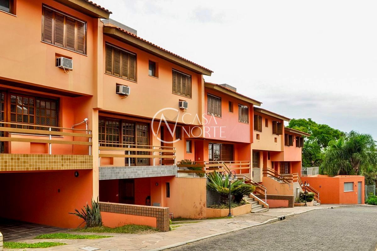 Casa de Condomínio à venda com 3 quartos, 286m², 1 suíte, 3 vagas, Rua Dona Ondina no bairro Menino Deus em Porto Alegre