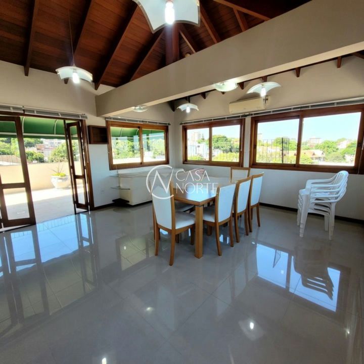 Cobertura à venda com 3 quartos, 251m², 1 suíte, 4 vagas, Rua Monte Flor no bairro Jardim Floresta em Porto Alegre