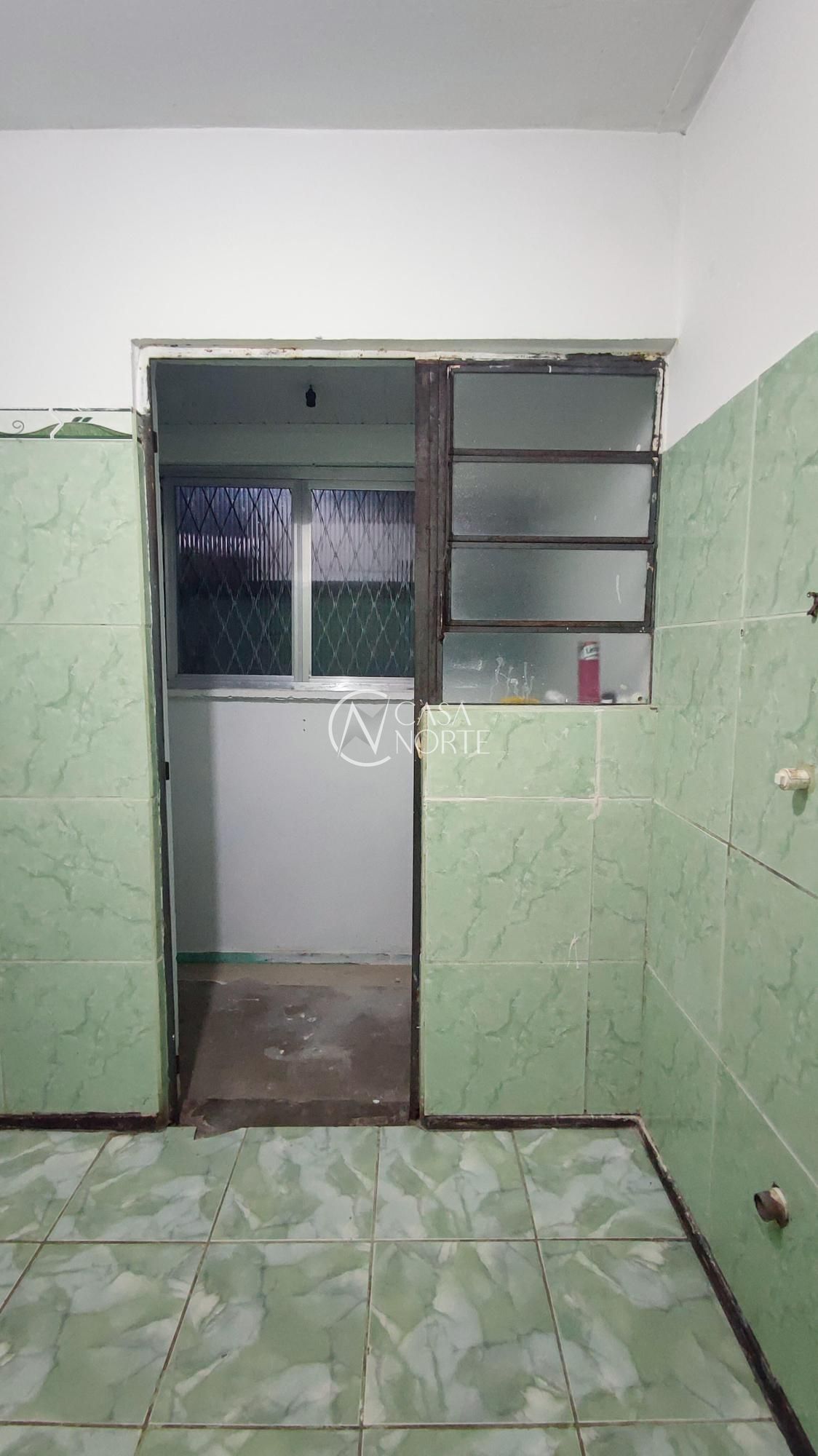 Apartamento à venda com 2 quartos, 40m², Rua dos Maias no bairro Rubem Berta em Porto Alegre