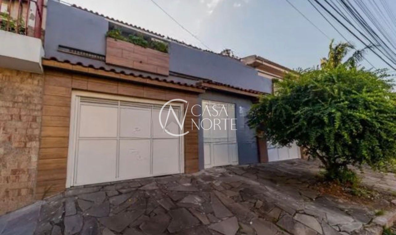 Casa à venda com 3 quartos, 100m², 1 suíte, 2 vagas, Rua Arnaldo Ballve no bairro Jardim Itu em Porto Alegre
