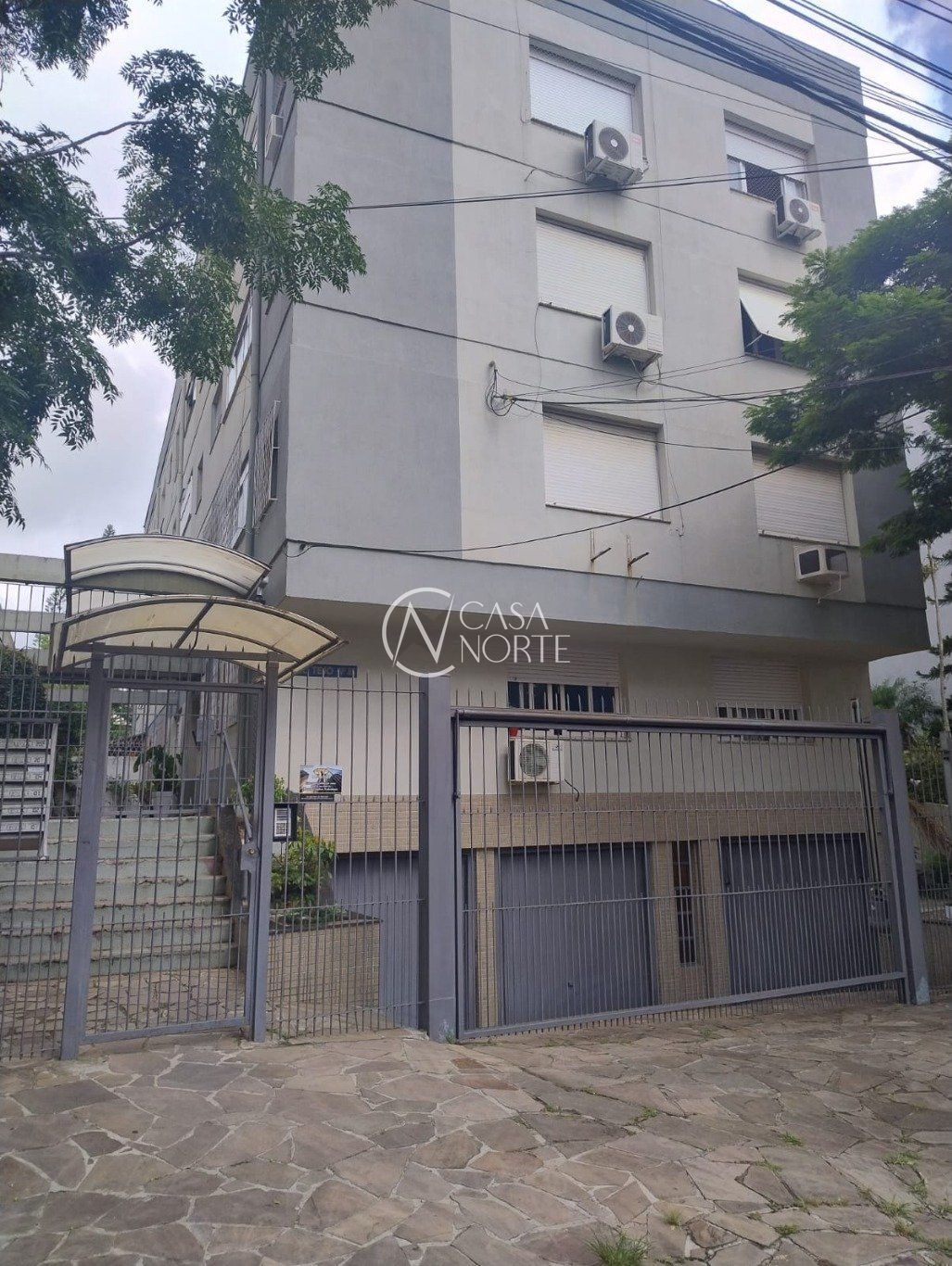 Apartamento à venda com 2 quartos, 70m², 1 vaga, Rua Umbú no bairro Passo da Areia em Porto Alegre