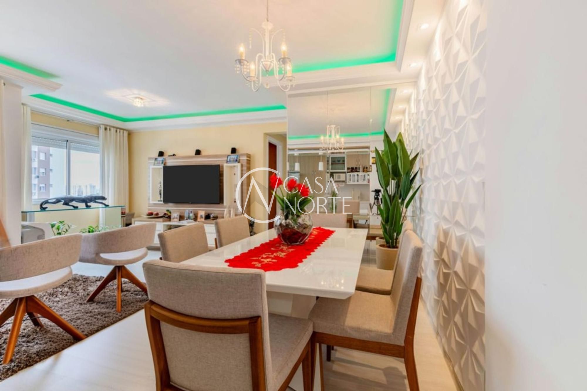 Apartamento à venda com 3 quartos, 65m², 1 suíte, 1 vaga, Avenida Dom Cláudio José Gonçalves Ponce de Leão no bairro Vila Ipiranga em Porto Alegre