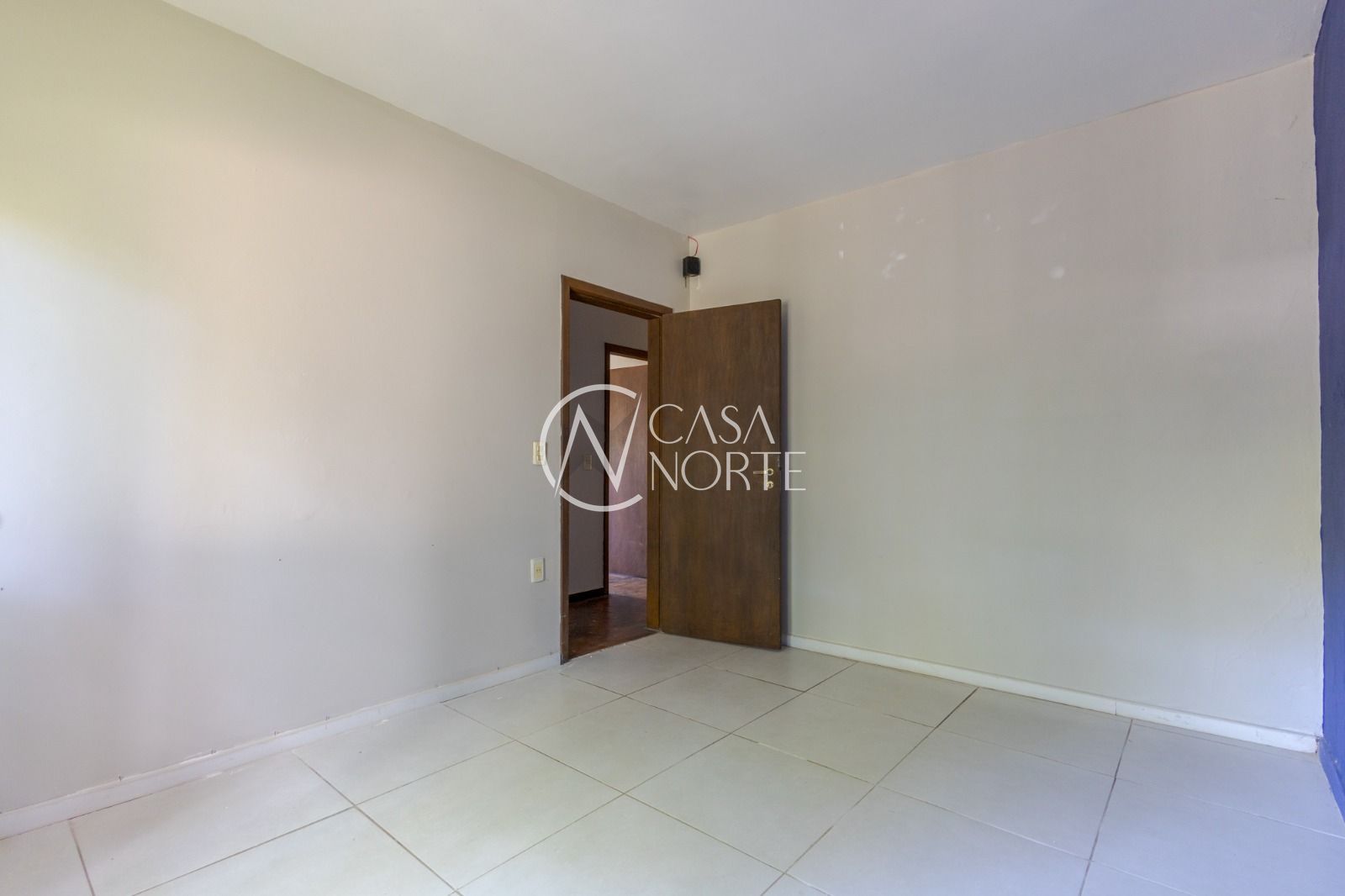 Casa à venda com 3 quartos, 380m², 2 suítes, 1 vaga, Avenida Carneiro da Fontoura no bairro Jardim São Pedro em Porto Alegre