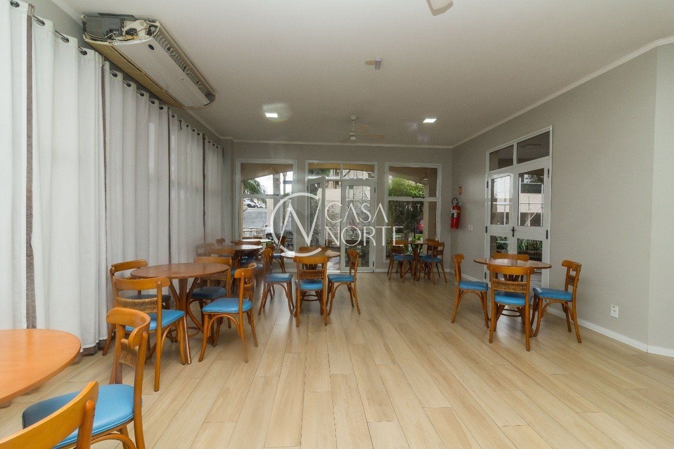 Apartamento à venda com 2 quartos, 52m², 1 suíte, 1 vaga, Rua Lindolfo Henke no bairro Sarandi em Porto Alegre