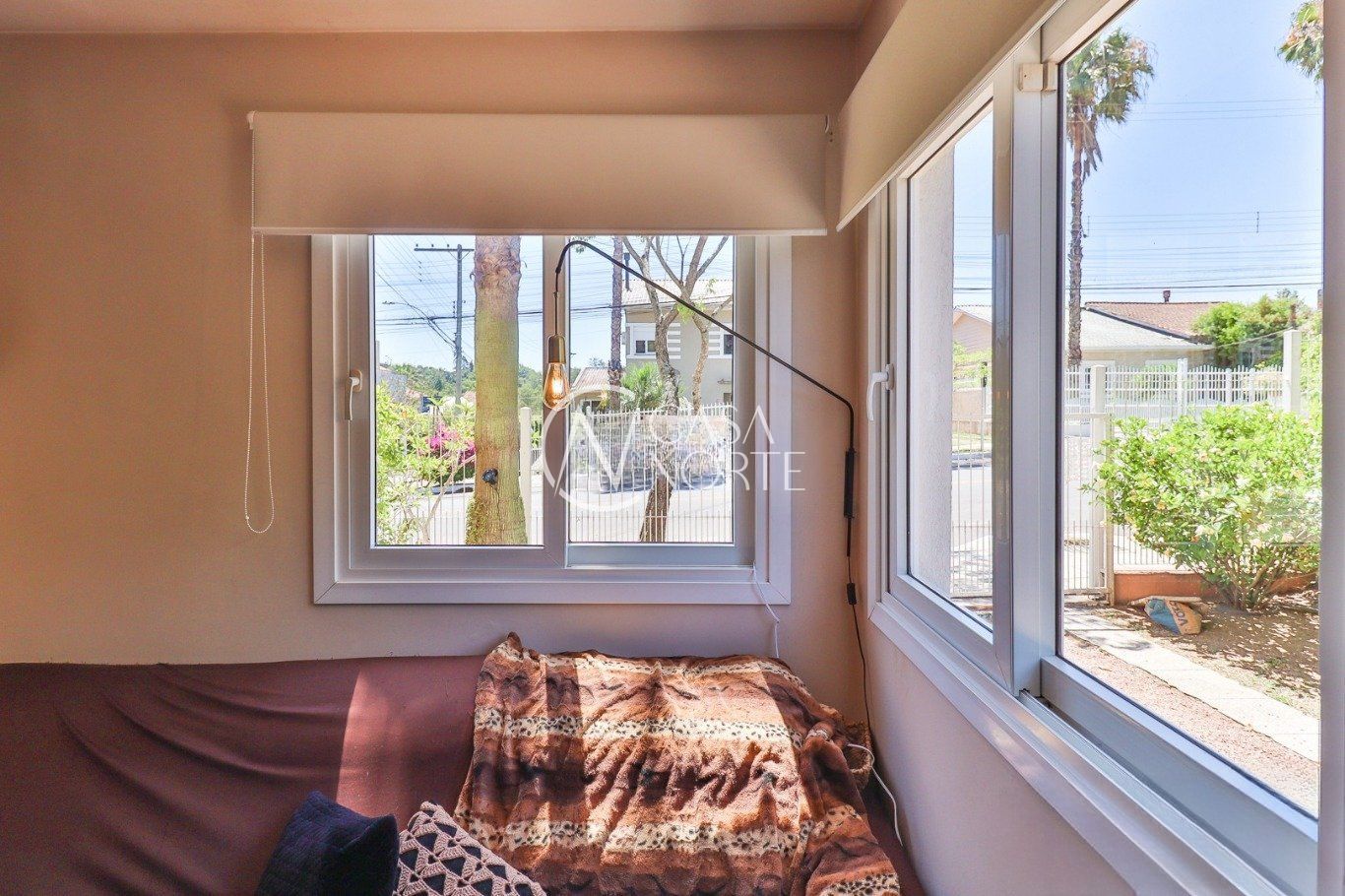 Casa à venda com 3 quartos, 191m², 1 suíte, 3 vagas, Rua Chácara das Nascentes no bairro Lomba do Pinheiro em Porto Alegre