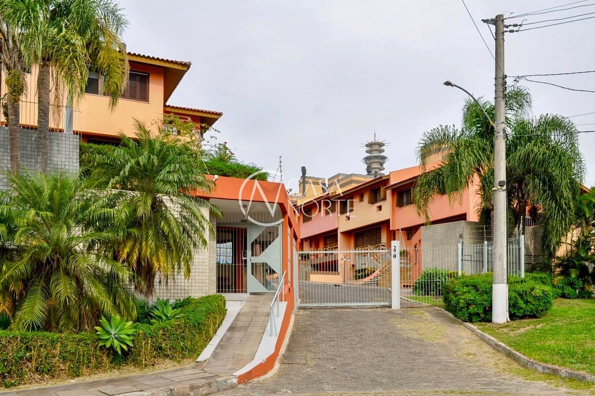 Casa de Condomínio à venda com 3 quartos, 286m², 1 suíte, 3 vagas, Rua Dona Ondina no bairro Menino Deus em Porto Alegre