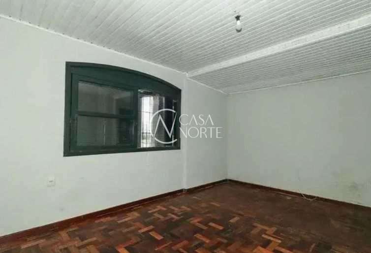 Casa à venda com 3 quartos, 270m², 2 vagas, Rua Doutor Vargas Neto no bairro Jardim Leopoldina em Porto Alegre