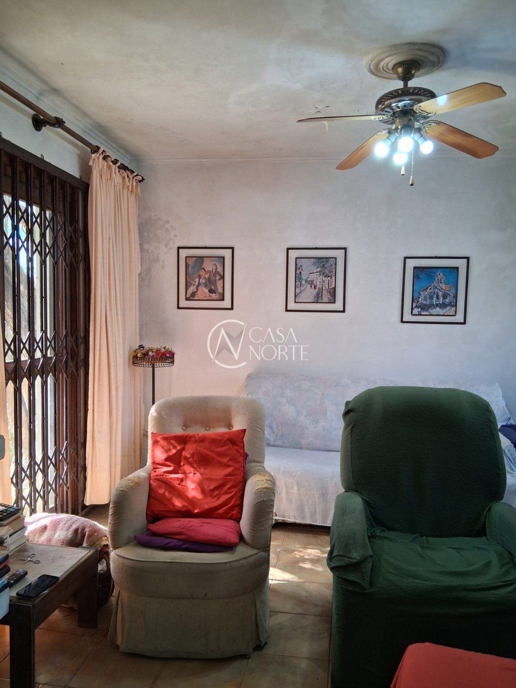 Casa à venda com 4 quartos, 214m², 1 suíte, 2 vagas, Rua Dona Adda Mascarenhas de Moraes no bairro Jardim Itu em Porto Alegre