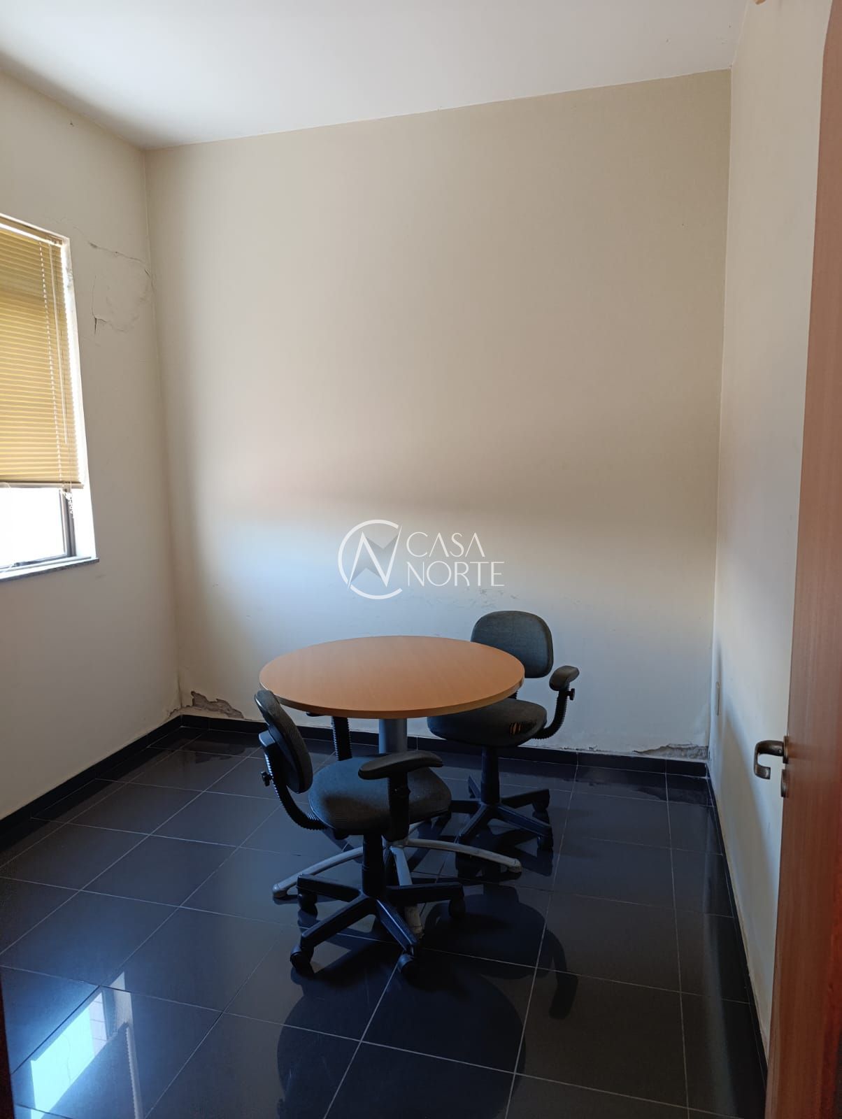 Pavilhão à venda com 5 quartos, 2500m², 20 vagas, Beco José Paris no bairro Sarandi em Porto Alegre