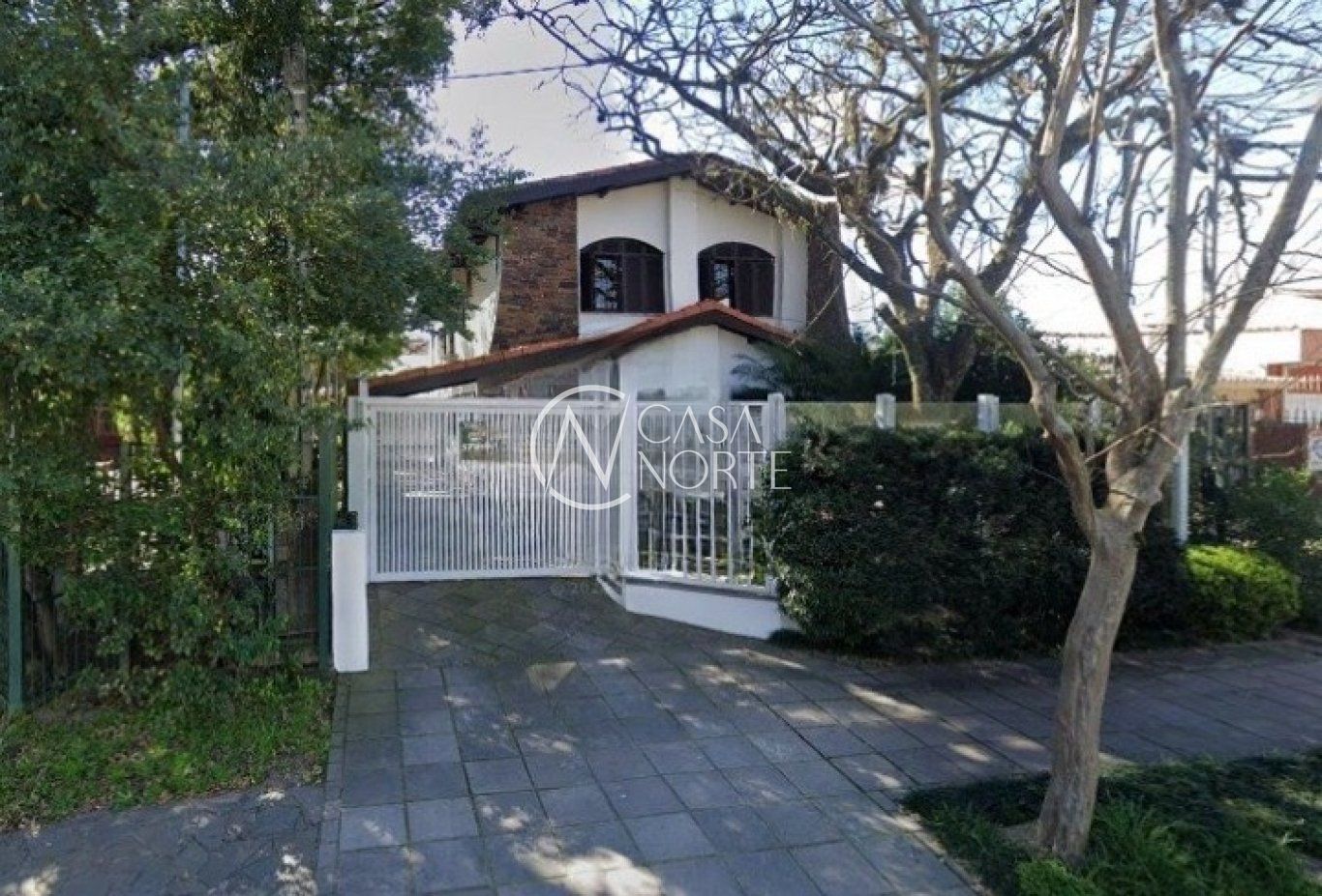 Casa à venda com 3 quartos, 326m², 1 suíte, 7 vagas, Rua Sargento Nicolau Dias de Farias no bairro Tristeza em Porto Alegre