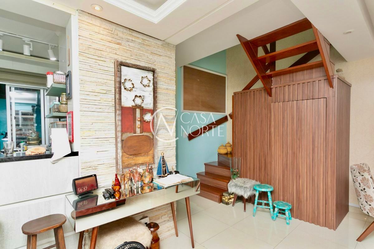 Casa de Condomínio à venda com 2 quartos, 300m², 1 suíte, 2 vagas, Avenida João Ferreira Jardim no bairro Parque Santa Fé em Porto Alegre