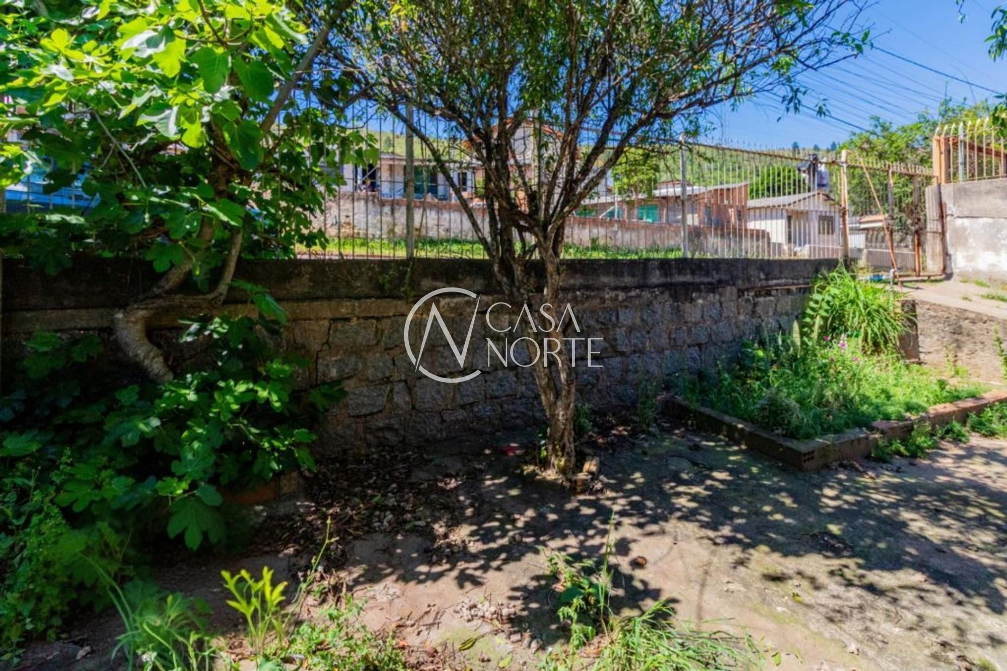 Casa à venda com 3 quartos, 372m², 2 vagas, Rua Parlamento no bairro Morro Santana em Porto Alegre