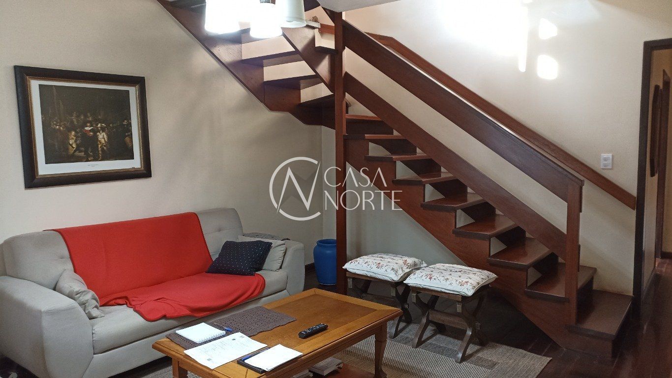 Casa à venda com 3 quartos, 268m², 1 suíte, 3 vagas, Avenida Doutor Petrônio Portella no bairro Parque Santa Fé em Porto Alegre
