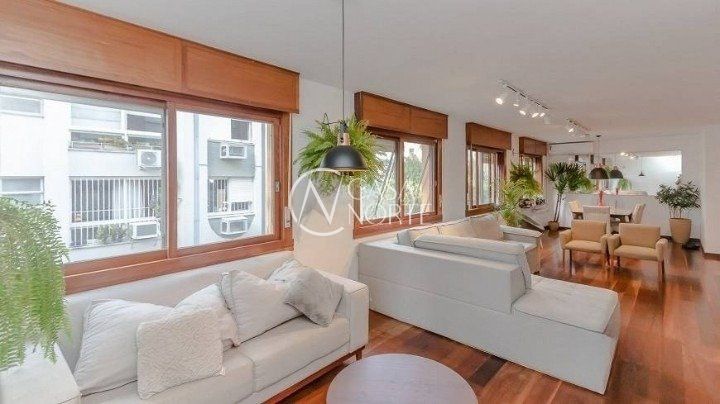 Apartamento à venda com 3 quartos, 137m², 1 suíte, 2 vagas, Avenida Iguassu no bairro Petrópolis em Porto Alegre