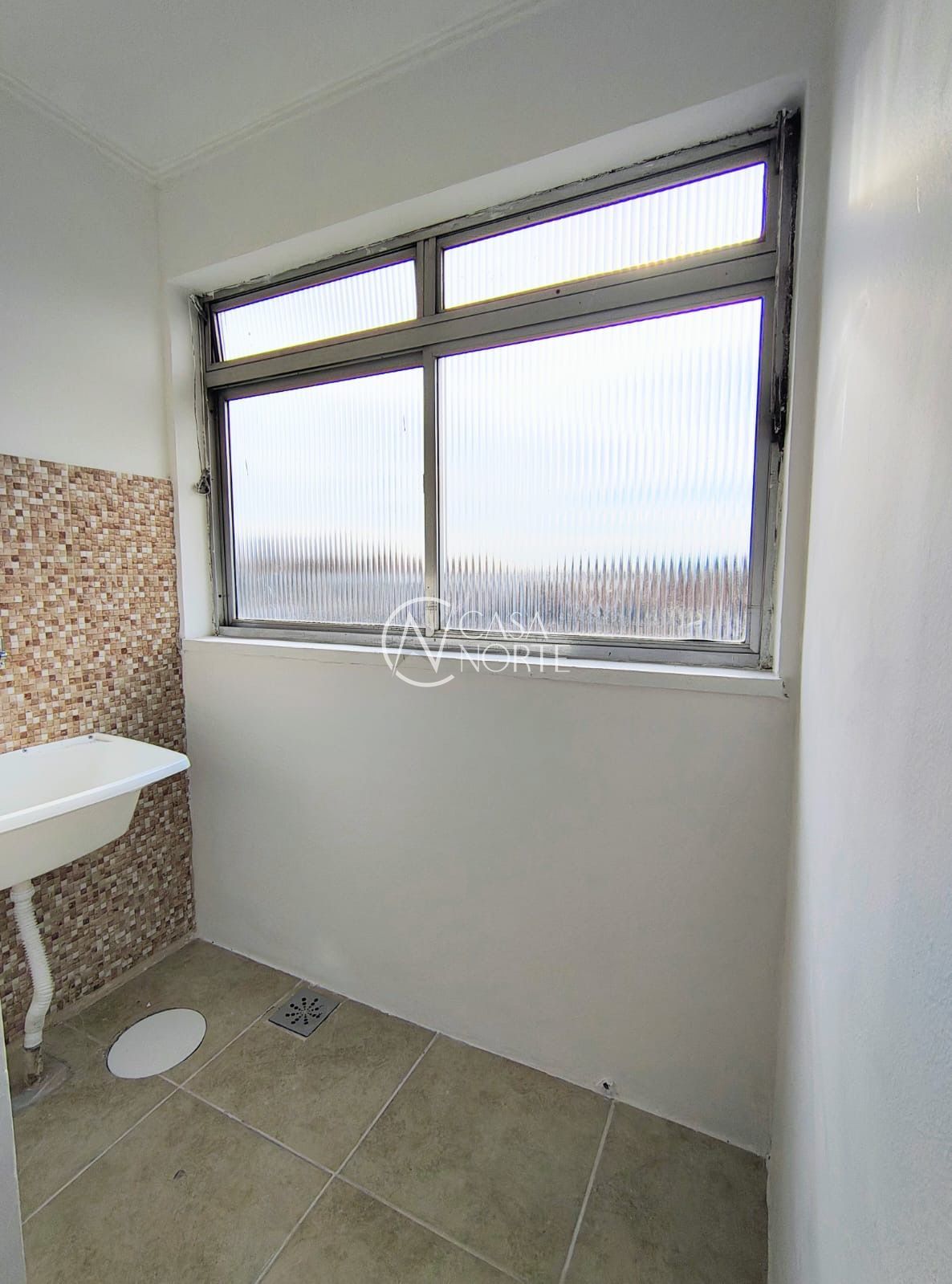 Apartamento à venda com 2 quartos, 59m², 1 vaga, Rua Abaeté no bairro Sarandi em Porto Alegre